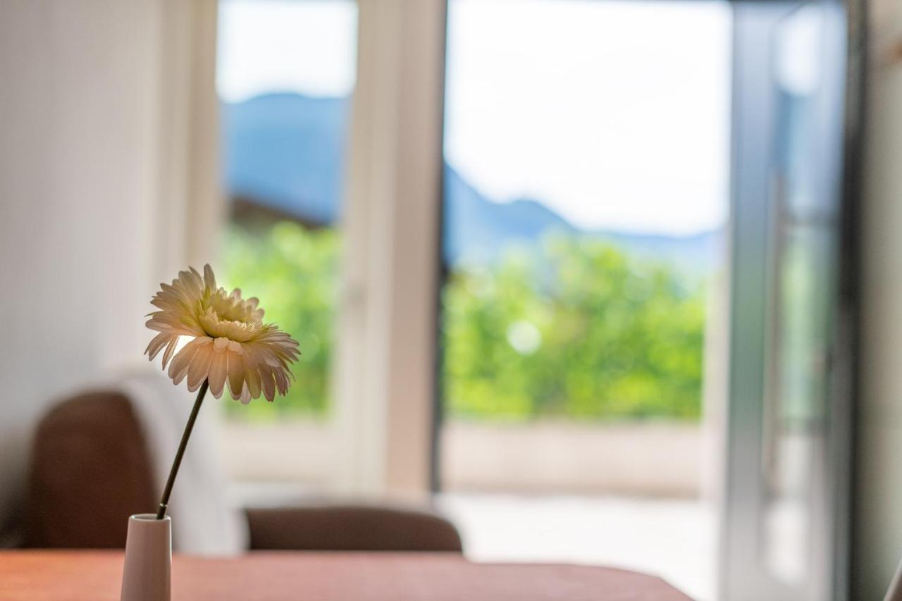 Haus Stolz Bed and Breakfast Eppan an der Weinstraße Eksteriør billede